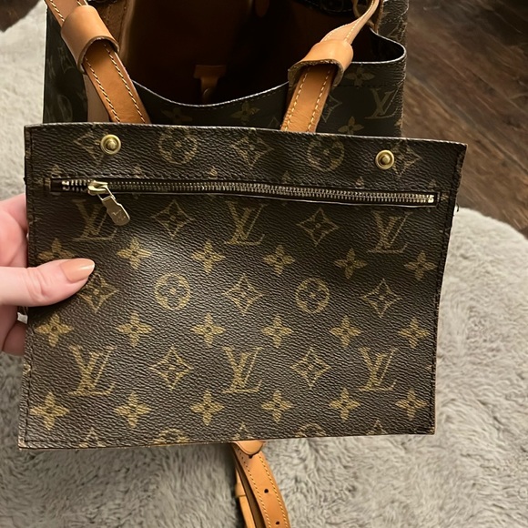 Louis Vuitton Randonnee GM backpack. - Picture 10 of 12